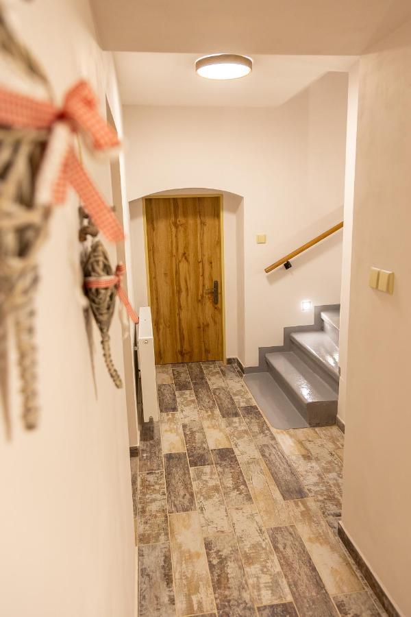 Prazdninovy Dum Valdik Villa Loket Buitenkant foto