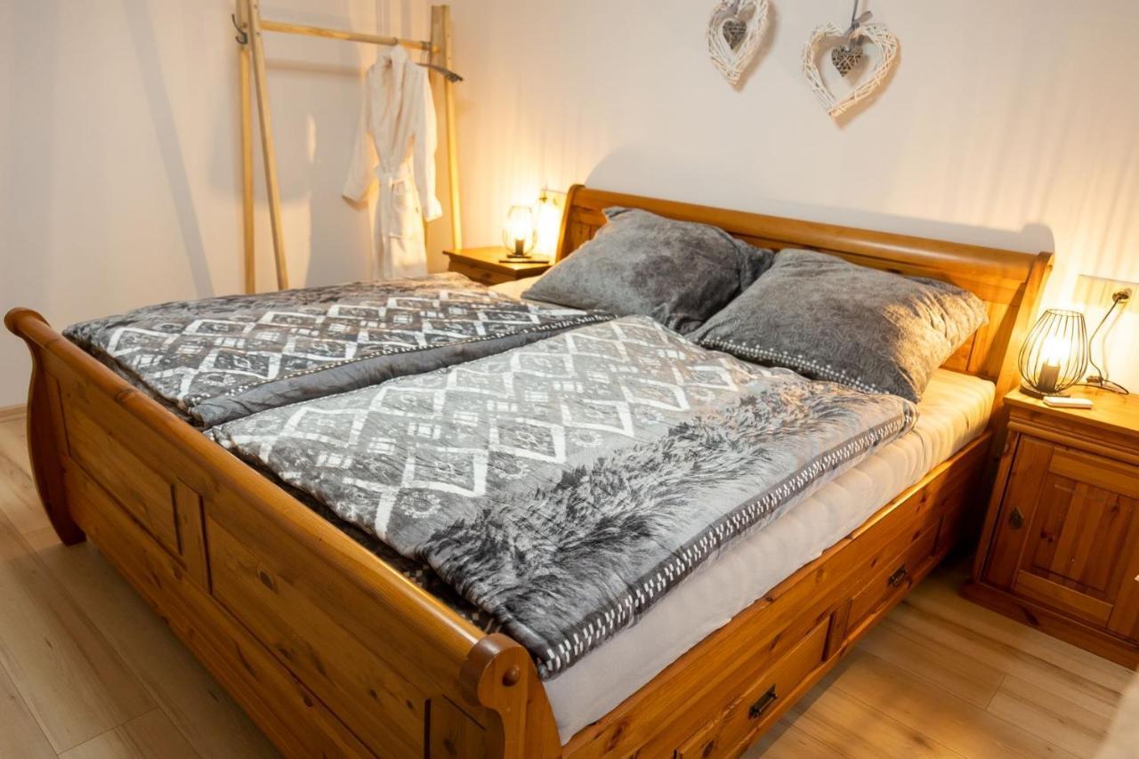 Prazdninovy Dum Valdik Villa Loket Buitenkant foto